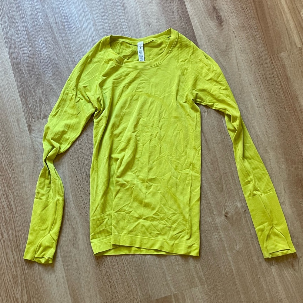 *SOLD* Lululemon Swiftly Tech Long Sleeve Excellent Condition Green Size 4